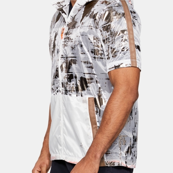 Men's UA Perpetual Short Sleve Windbreaker NWT - Picture 2 of 13
